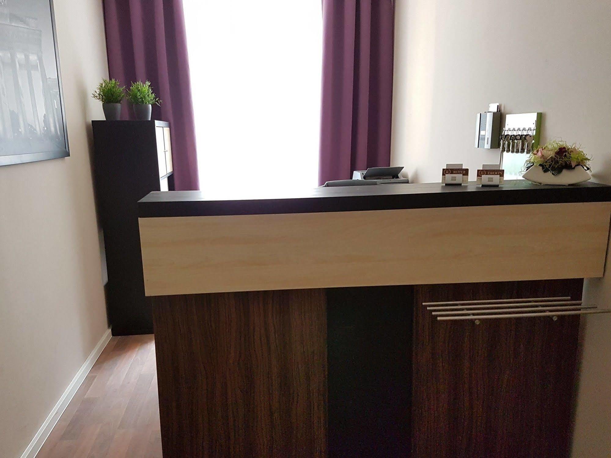 Hotel Pension Eberty Berlin Exteriör bild